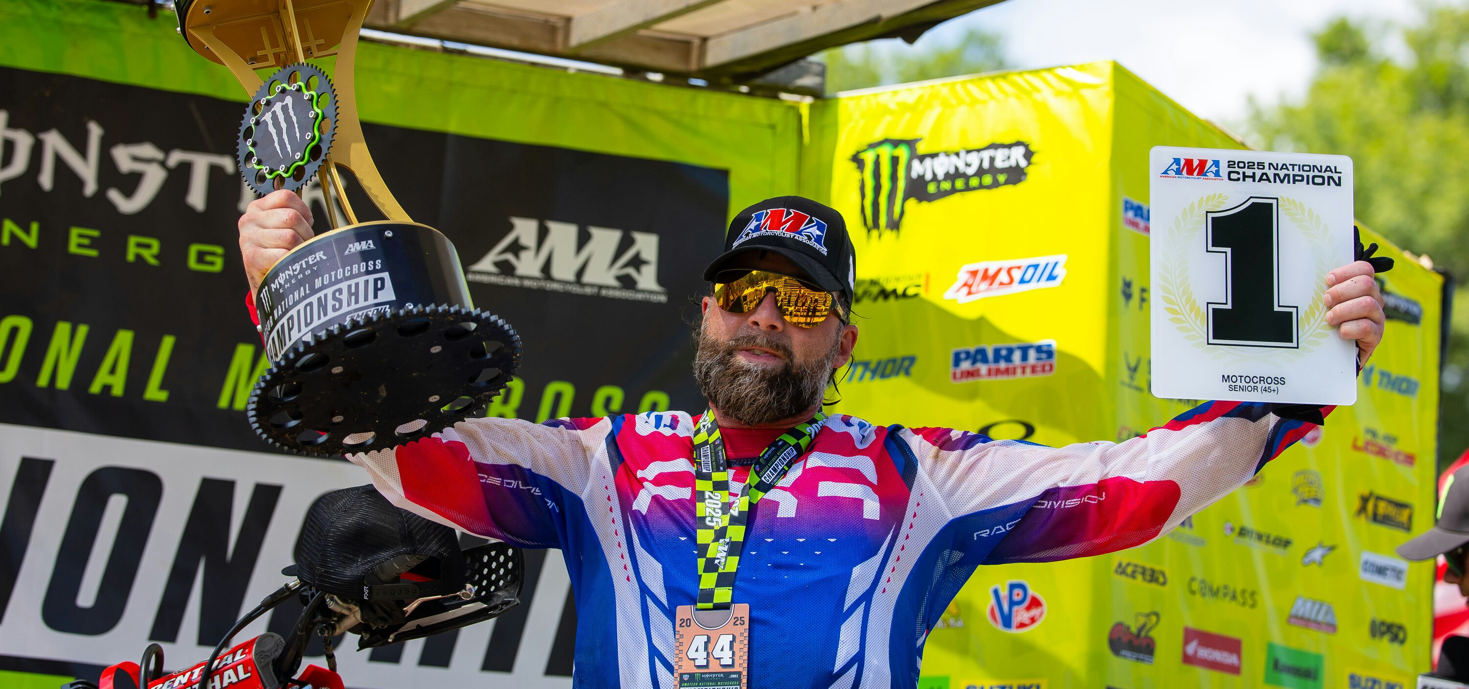 Loretta Lynn's Trophy Shipping