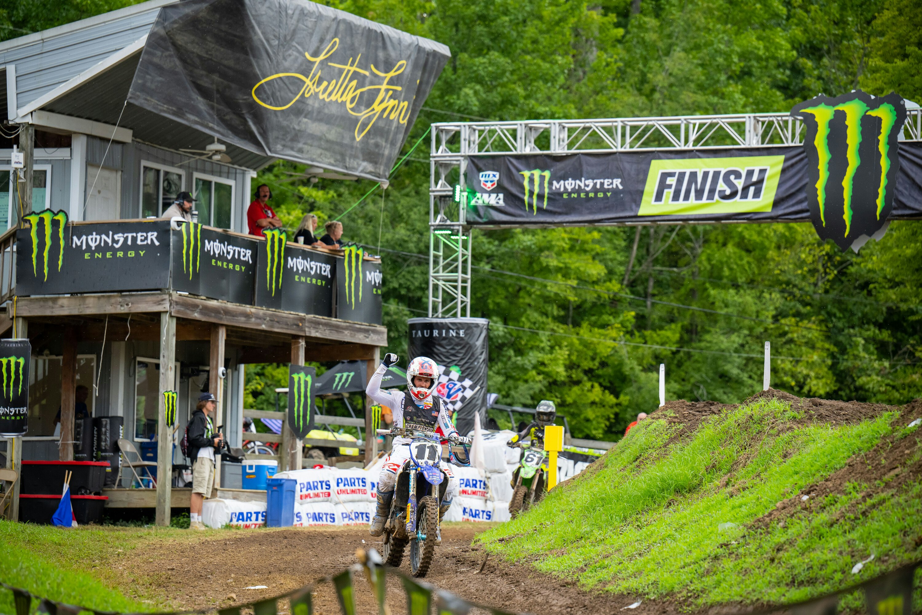 RacerTV Set for Exclusive Live Stream from Loretta Lynns