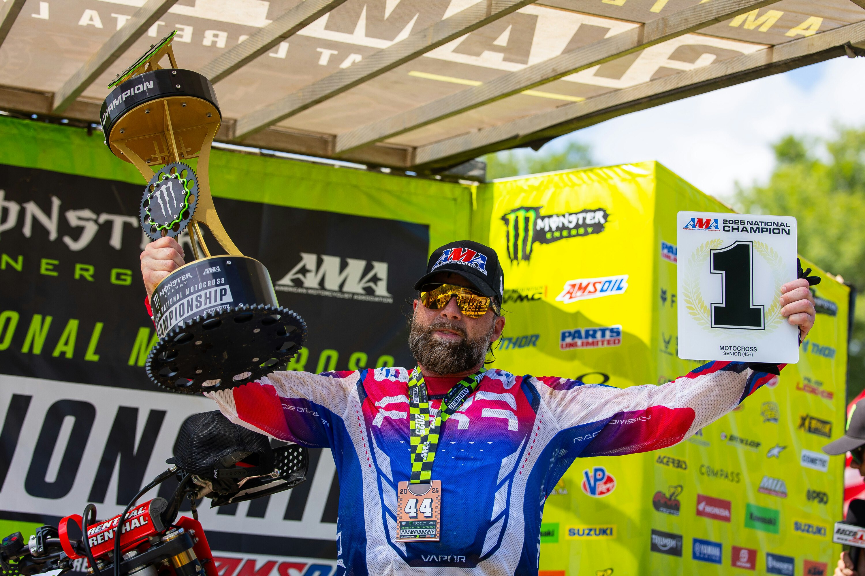 Loretta Lynn's Trophy Shipping